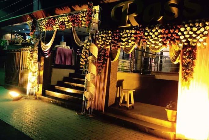 Rass Hotel Kanpur Ngoại thất bức ảnh