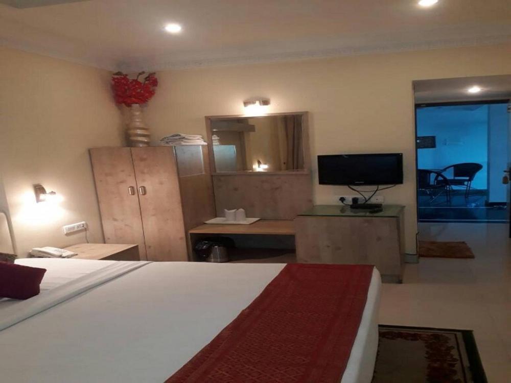 Rass Hotel Kanpur Ngoại thất bức ảnh