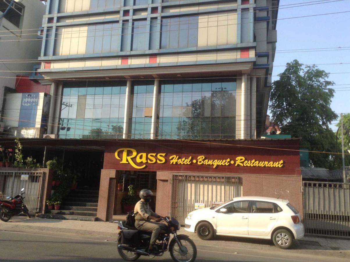Rass Hotel Kanpur Ngoại thất bức ảnh