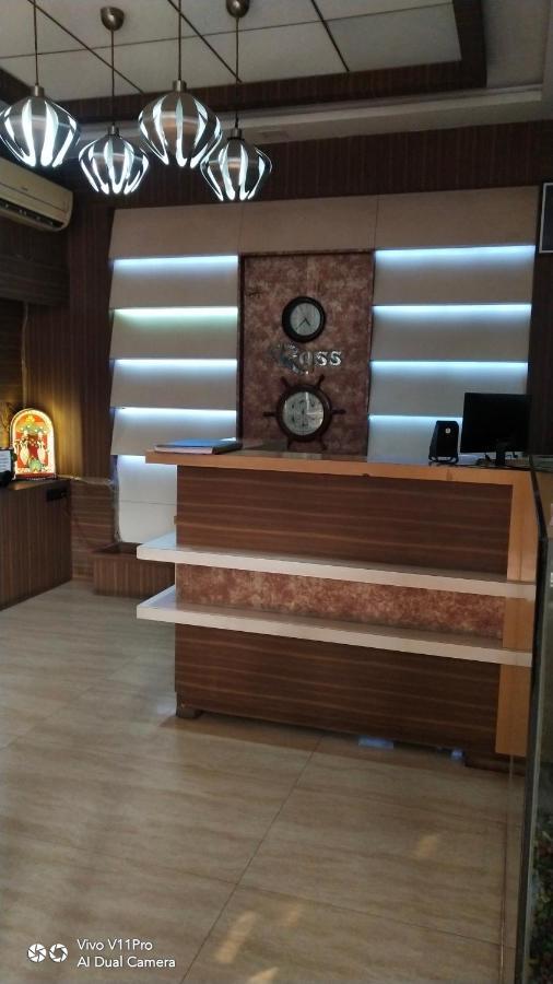 Rass Hotel Kanpur Ngoại thất bức ảnh