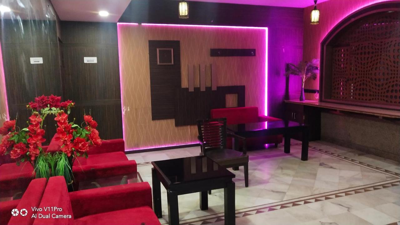 Rass Hotel Kanpur Ngoại thất bức ảnh