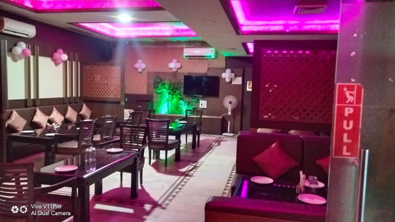 Rass Hotel Kanpur Ngoại thất bức ảnh