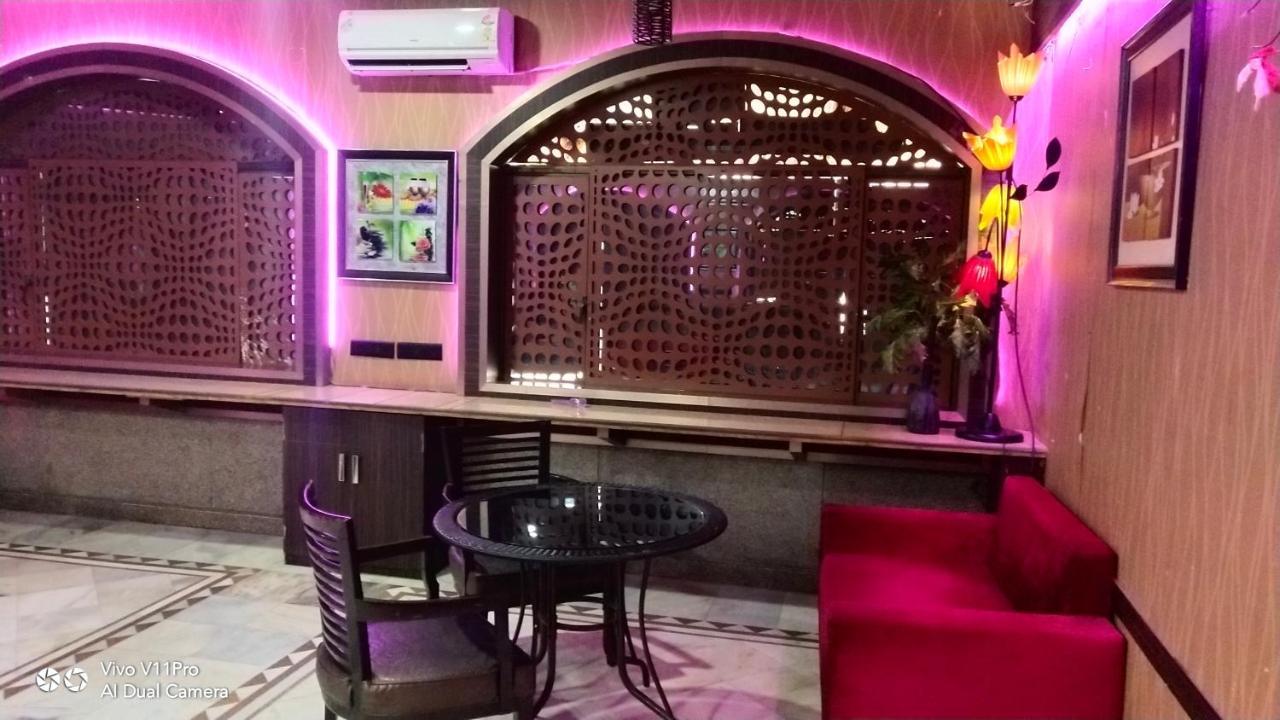 Rass Hotel Kanpur Ngoại thất bức ảnh