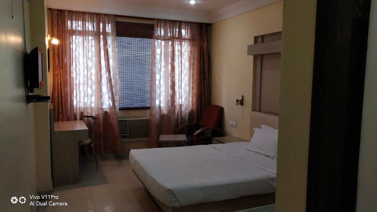 Rass Hotel Kanpur Ngoại thất bức ảnh