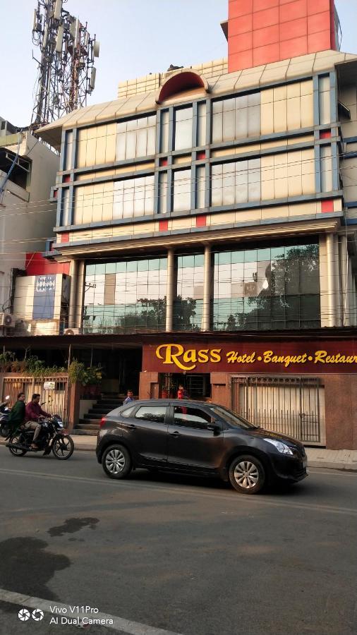 Rass Hotel Kanpur Ngoại thất bức ảnh