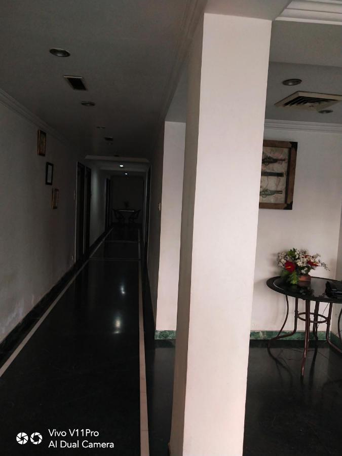 Rass Hotel Kanpur Ngoại thất bức ảnh