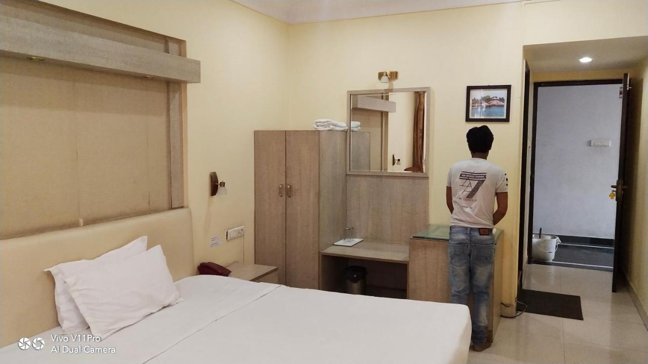 Rass Hotel Kanpur Ngoại thất bức ảnh